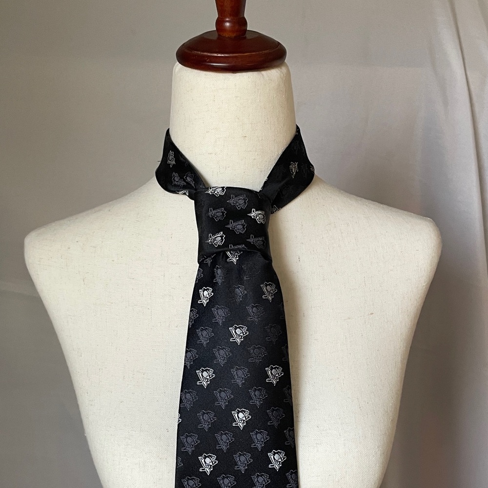 NHL Pittsburgh Penguins silk tie